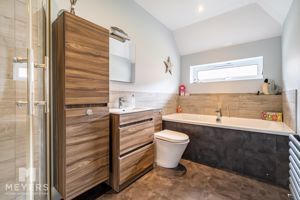 Family Bathroom- click for photo gallery